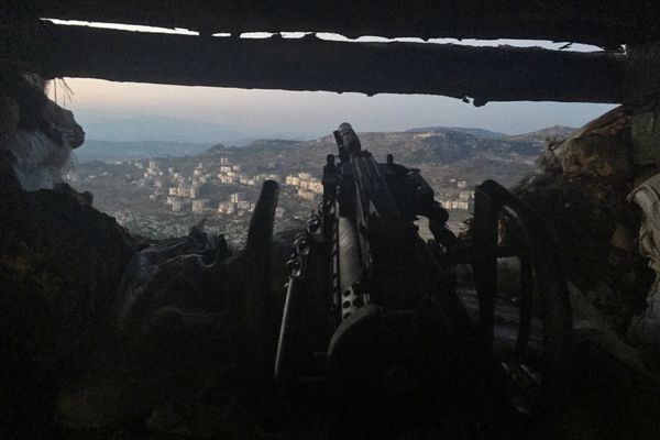 Позиция сирийской армии в районе поселения Араму Позиция сирийской армии в районе поселения Араму