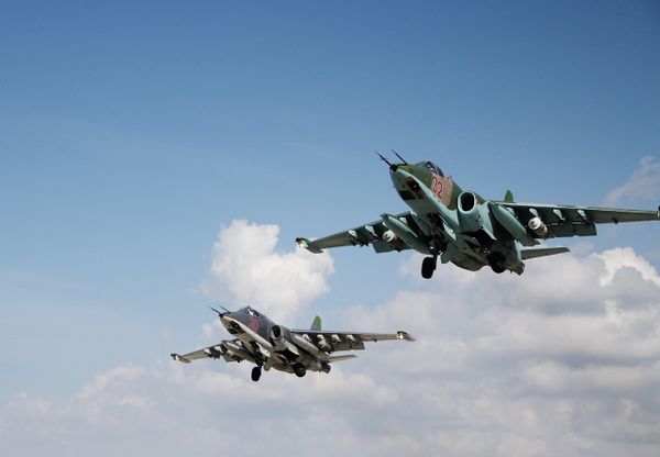 Российская боевая авиация на авиабазе Хмеймим в Сирии Российская боевая авиация на авиабазе Хмеймим в Сирии