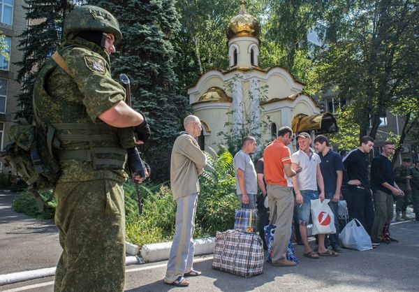ДНР передала Киеву пленных силовиков