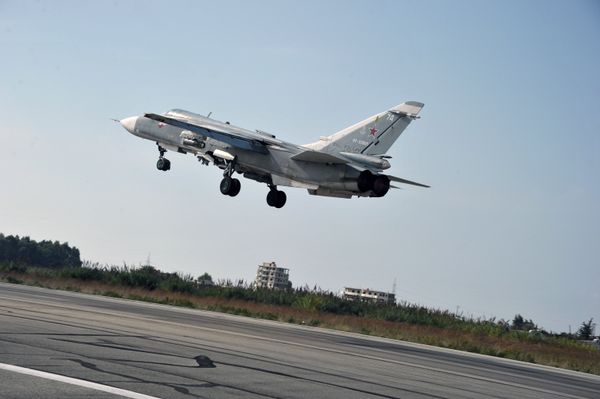 Самолеты ВКС РФ на авиабазе Хмеймим в Сирии