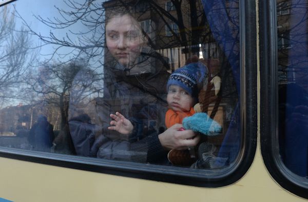 Четыре автобуса с беженцами отправились из Донецка в Россию