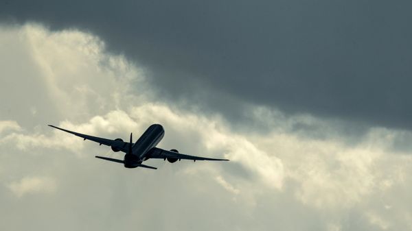 Самолет Airbus A320 Самолет Airbus A320