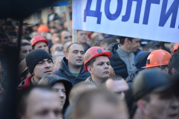 Акция протеста шахтеров у здания Верховной рады Украины Акция протеста шахтеров у здания Верховной рады Украины