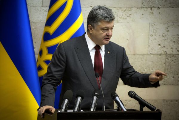 П.Порошенко выступил перед офицерами на учебно-методических сборах в военном институте КНУ им. Шевченко