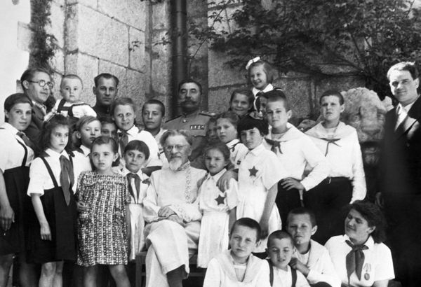 КАЛИНИН БУДЕННЫЙ ПИОНЕРЫ КАЛИНИН БУДЕННЫЙ ПИОНЕРЫ