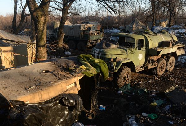 Разрушенный укрепрайон украинских силовиков на окраине города Дебальцево