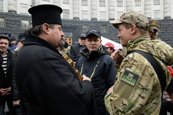 Акция протеста с требованием снизить тарифы на жилищно-коммунальные услуги в Киеве