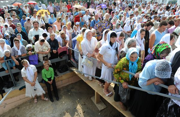 Божественная литургия по случаю 450-летия явления чудотворной Почаевской иконы Божией Матери Божественная литургия по случаю 450-летия явления чудотворной Почаевской иконы Божией Матери