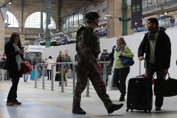 Ситуация в Париже после серии терактов Ситуация в Париже после серии терактов