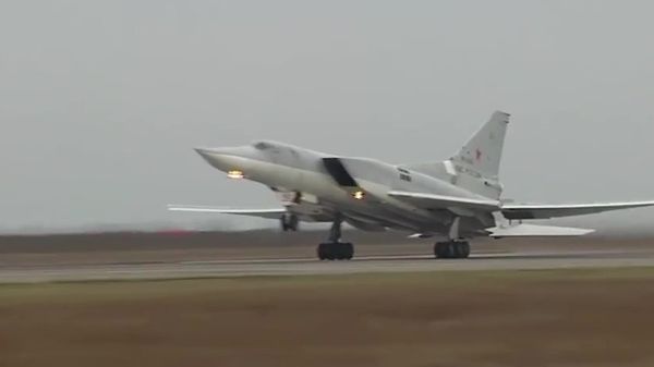 Боевые пуски крылатых ракет по объектам ИГ в Сирии