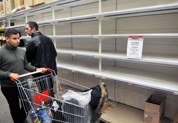 Ажиотаж в продуктовых магазинах Львова