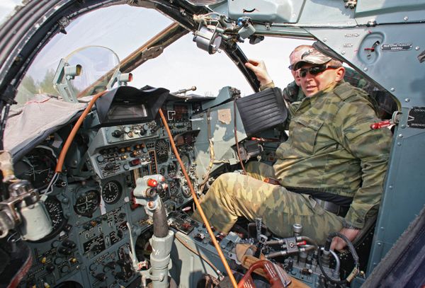 Эскадрилья штурмовиков Су-24М авиации Балтийского флота на военном аэродроме в Черняховске