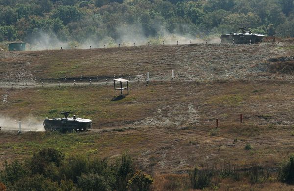 Учения десантников России, Сербии и Беларуси в Краснодарском крае