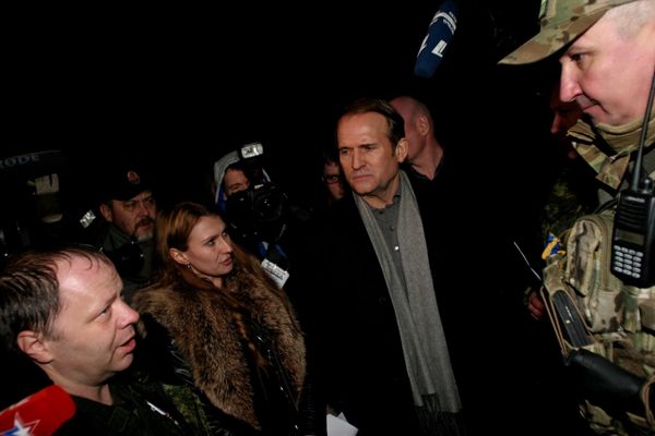 Обмен пленными между ополченцами и силовиками состоялся в пригороде Донецка Обмен пленными между ополченцами и силовиками состоялся в пригороде Донецка