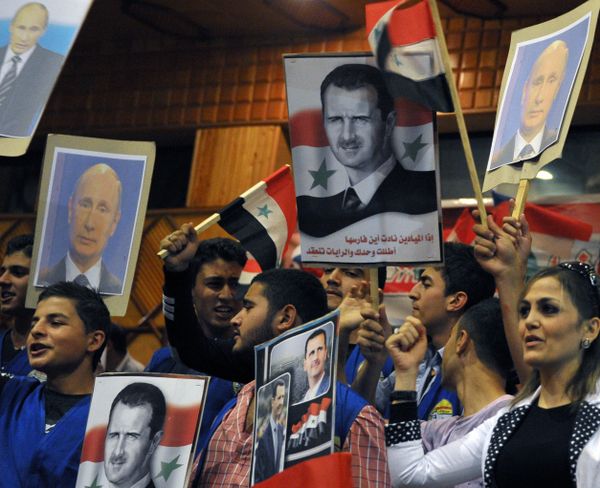 Митинг жителей сирийского города Латакия Митинг жителей сирийского города Латакия