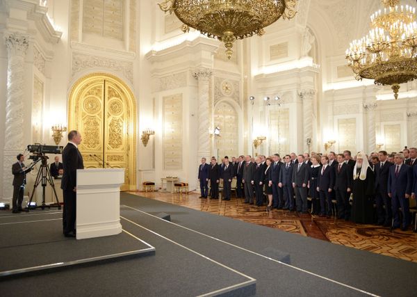 Обращение президента РФ В.Путина с ежегодным посланием к Федеральному Собранию