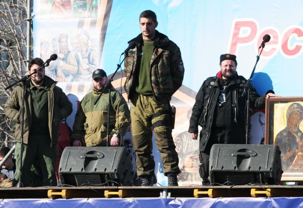 Вручение наград бойцам ополчения ДНР в Донецке Вручение наград бойцам ополчения ДНР в Донецке