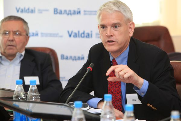 Политологи России и США на сессии российско-американской секция Международного дискуссионного клуба Валдай Политологи России и США на сессии российско-американской секция Международного дискуссионного клуба Валдай