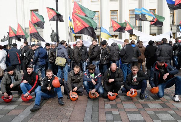 Митинг шахтеров у здания Верховной рады Украины