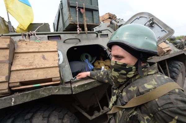 Украинские военные начали штурм города Славянска Украинские военные начали штурм города Славянска