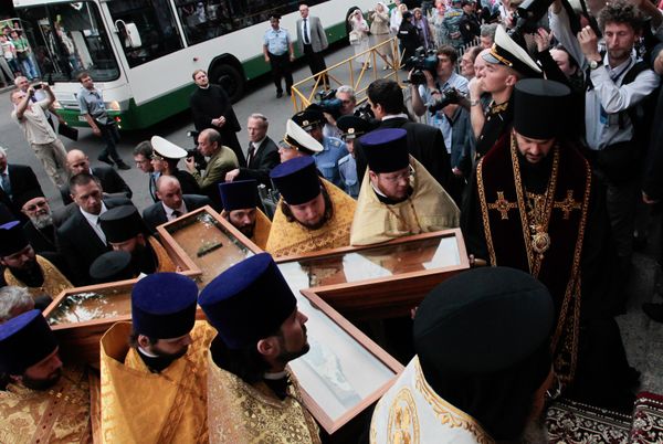 Крест апостола Андрея Первозванного доставили в Санкт-Петербург