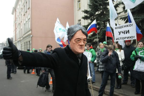 Акция молодежного движения Местные против открытия музея голодомора в Севастополе в начале марта Акция молодежного движения Местные против открытия музея голодомора в Севастополе в начале марта