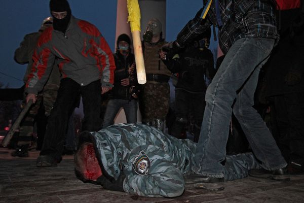 Противостояние между оппозицией и правоохранительными органами в Киеве Противостояние между оппозицией и правоохранительными органами в Киеве
