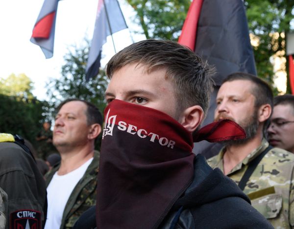 Марш представителей праворадикальных организаций в Киеве Марш представителей праворадикальных организаций в Киеве