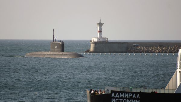 Прибытие подводной лодки Новороссийск в порт Севастополя