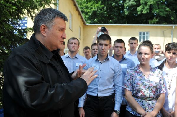 Министр внутренних дел Украины А.Аваков посетил центр подготовки патрульных полицейских во Львове Министр внутренних дел Украины А.Аваков посетил центр подготовки патрульных полицейских во Львове