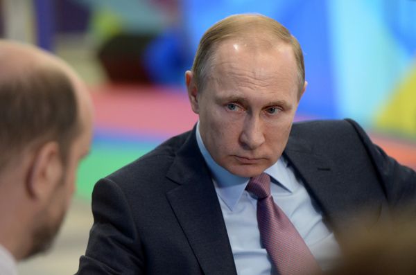 Президент РФ В. Путин принял участие в пленарном заседании первого российского форума Интернет Экономика