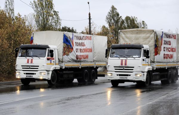 Колонны МЧС РФ доставили в Донецк и Луганск очередную партию гуманитарной помощи