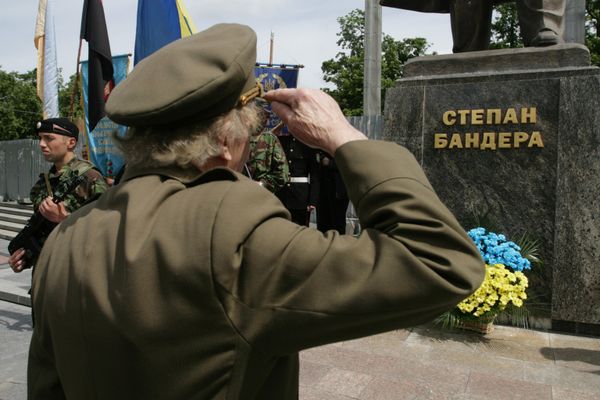 Ветераны Украинской Повстанческой Армии (УПА) отпраздновали День Героев во Львове
