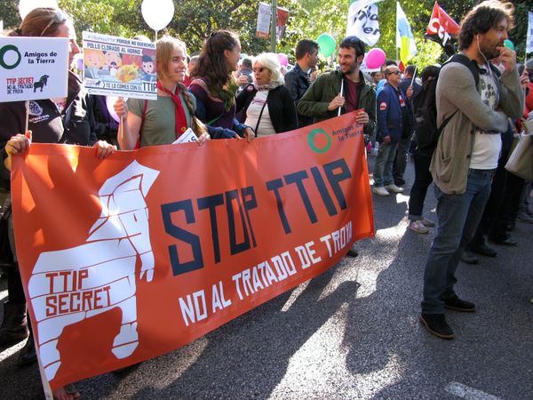Акции протеста против соглашений о трансатлантической торговле в Европе Акции протеста против соглашений о трансатлантической торговле в Европе