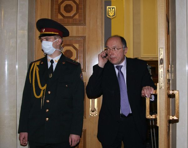 Вход в зал заседаний Верховной Рады Украины Вход в зал заседаний Верховной Рады Украины