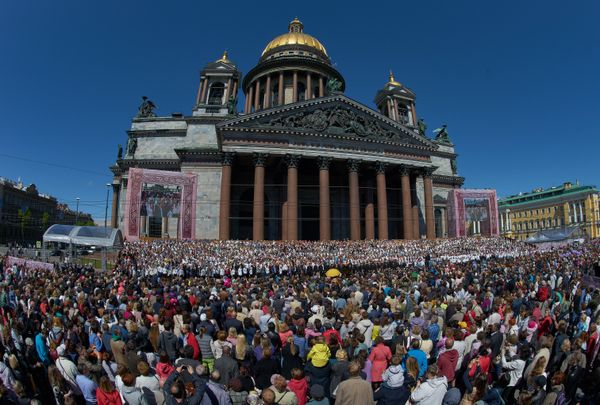 Выступление сводного хора на Исаакиевской площади