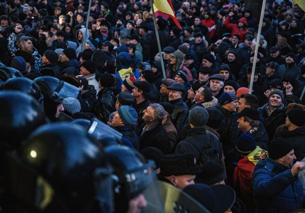Акции протеста у здания Парламента в Кишиневе