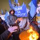 Милиция штурмует баррикады в Киеве