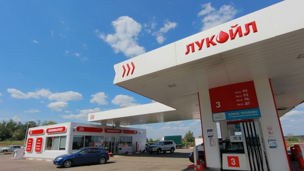 Работа автозаправочной станции Лукойл
