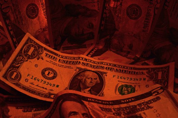 Доллары США Доллары США