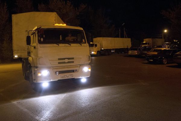 Российский конвой с гуманитарной помощью юго-востоку Украины начал движение