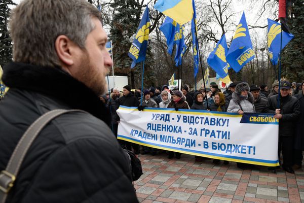 Акции на Украине с требованием отставки правительства во главе с премьер-министром А. Яценюком