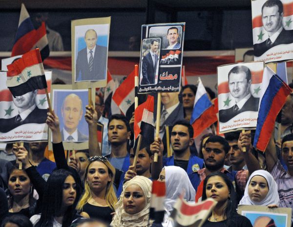 Митинг жителей сирийского города Латакия Митинг жителей сирийского города Латакия