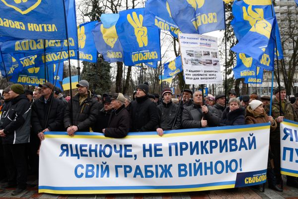 Акции на Украине с требованием отставки правительства во главе с премьер-министром А. Яценюком Акции на Украине с требованием отставки правительства во главе с премьер-министром А. Яценюком
