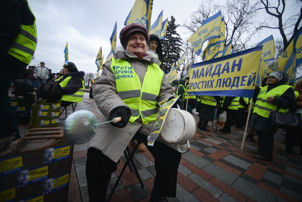 Акции на Украине с требованием отставки правительства во главе с премьер-министром А. Яценюком