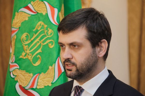 В.Легойда во время зачитывания заявления по поводу убийства священника Д.Сысоева В.Легойда во время зачитывания заявления по поводу убийства священника Д.Сысоева