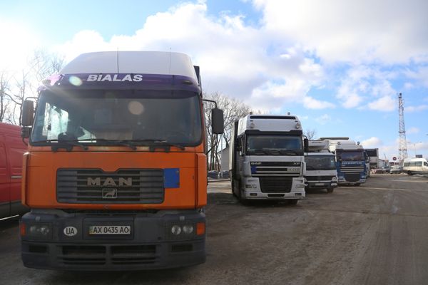 Украина и Россия договорились о возвращении заблокированных фур