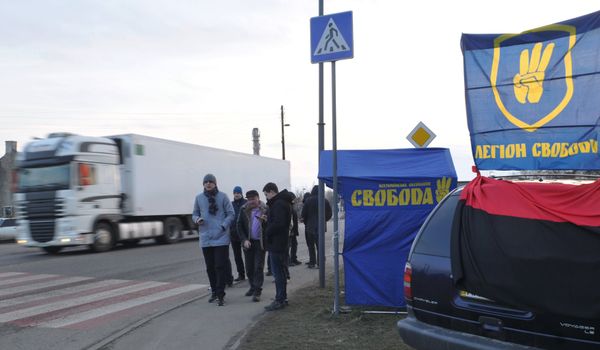 Украинские националисты заявили о возобновлении блокады российских фур