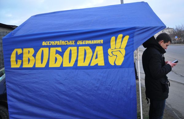 Украинские националисты заявили о возобновлении блокады российских фур Украинские националисты заявили о возобновлении блокады российских фур