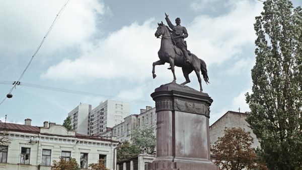Памятник Щорсу в Киеве
